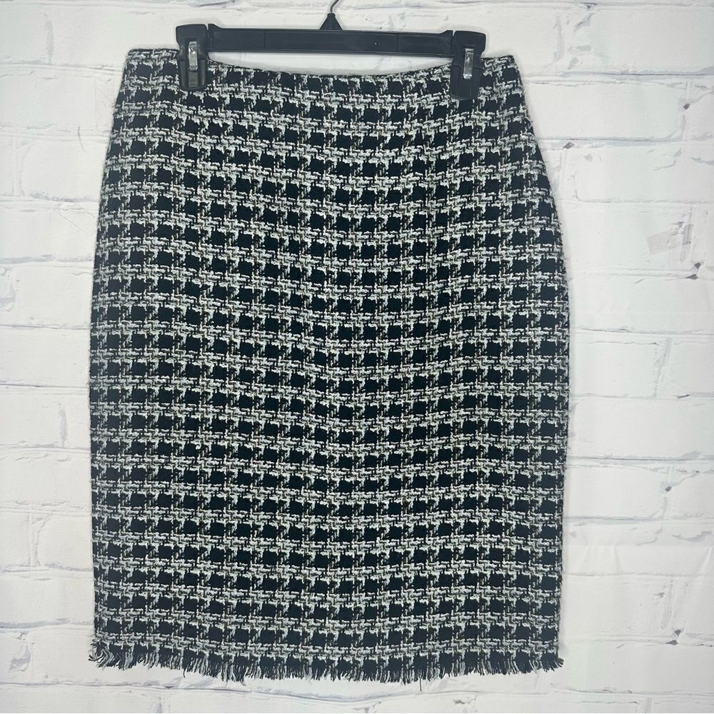 Ninety size 8 skirt‎